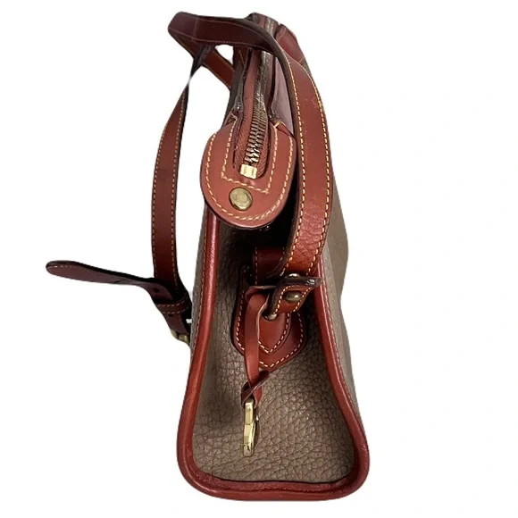 Vintage Dooney & Bourke Taupe Pebble Leather ‘Large Zip Top’ Crossbody Bag
